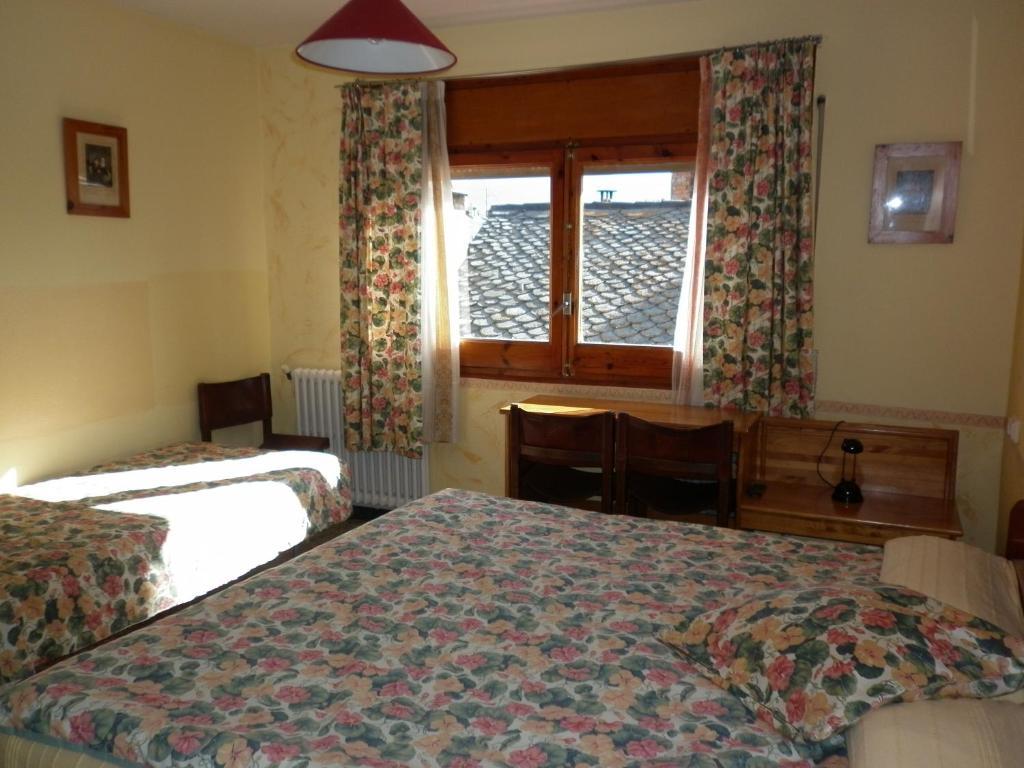 Fonda Cerdanya Hotel Puigcerdà Camera foto